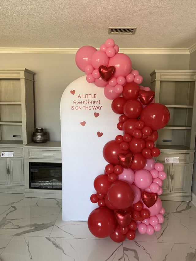 Balloon decor by Luxeballoon