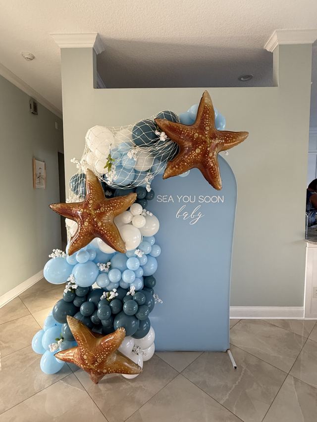 Balloon decor by Luxeballoon