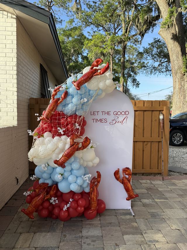 Balloon decor by Luxeballoon